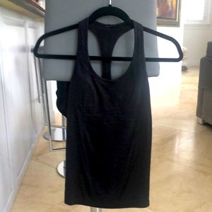Black lulu lemon tank, built in bra